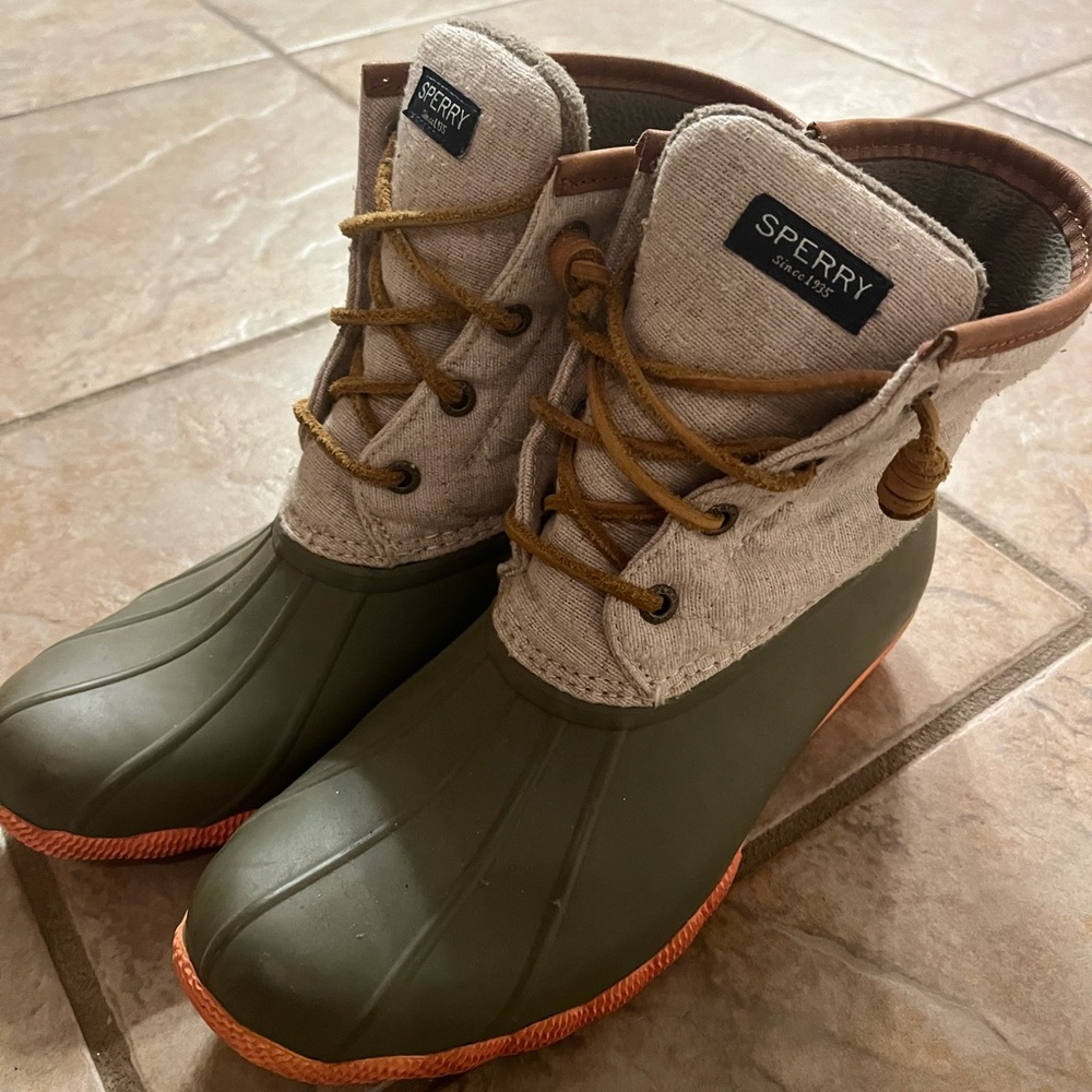 Sperry rain boots size 8.5 beige and gray